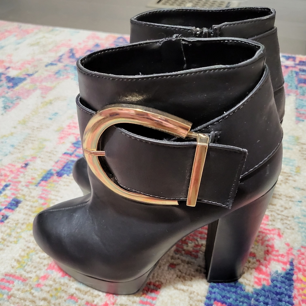 Bamboo chunky buckled heels size 7